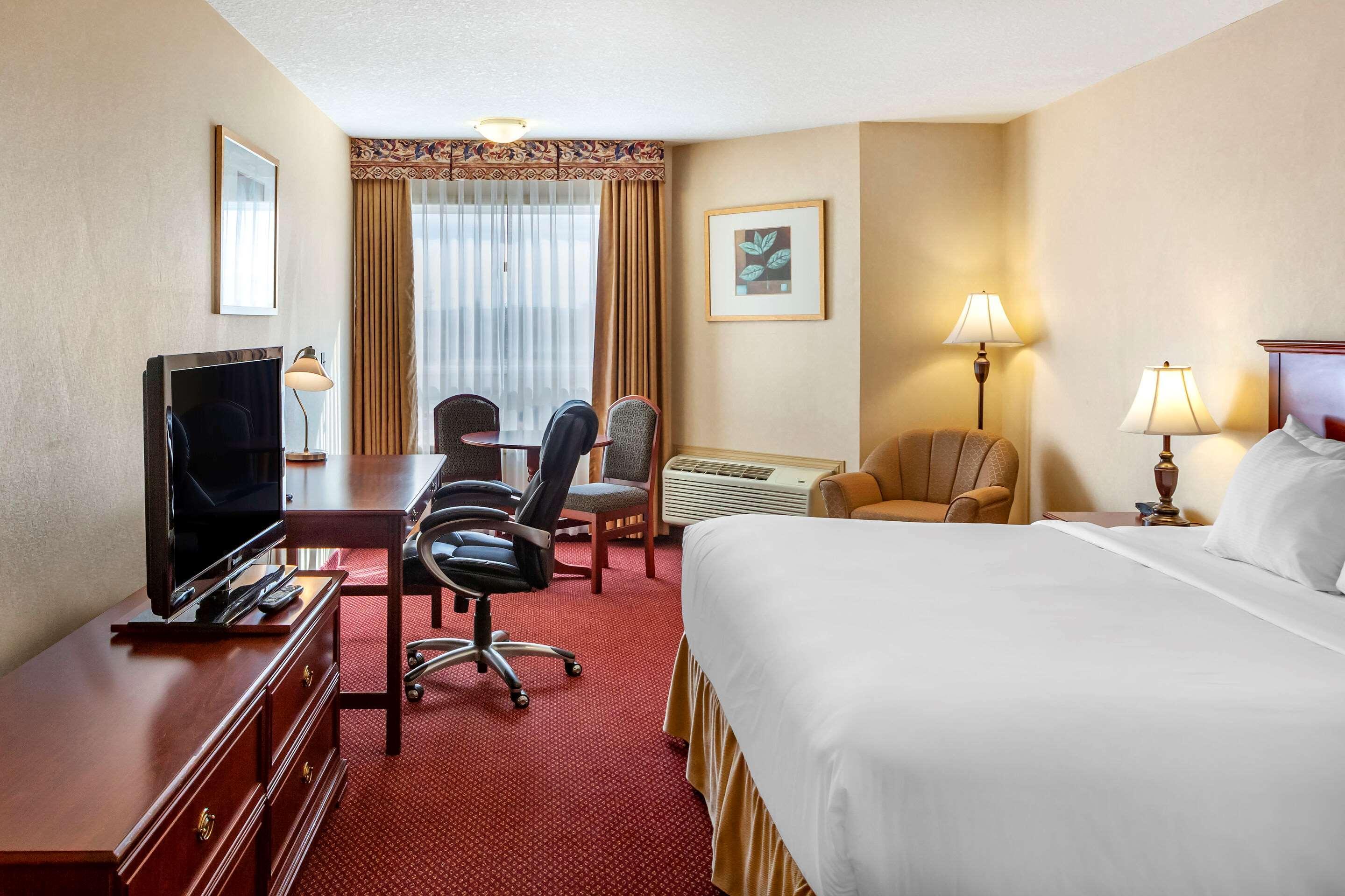 Quality Inn & Suites Edmonton International Airport Leduc Eksteriør billede