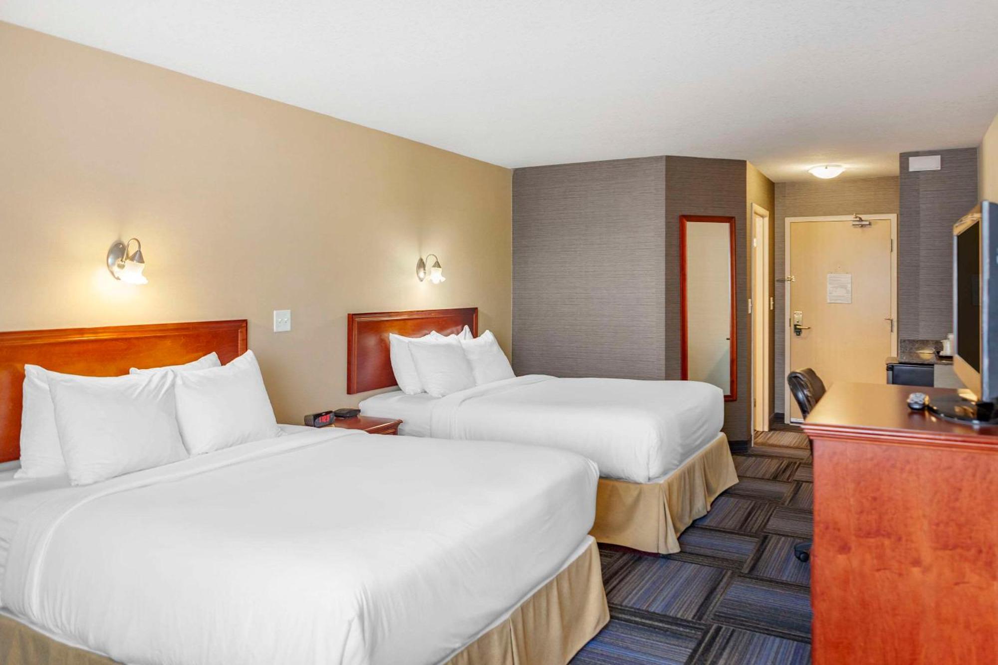 Quality Inn & Suites Edmonton International Airport Leduc Eksteriør billede