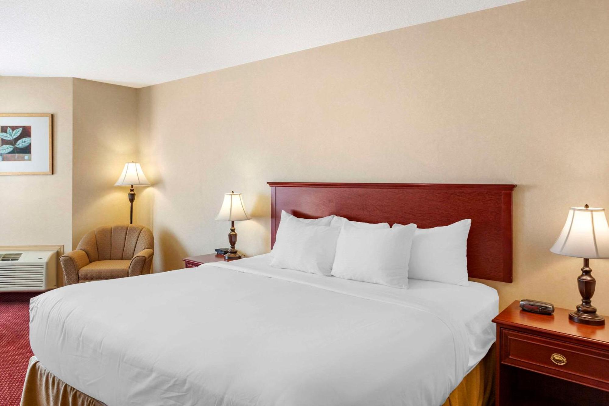 Quality Inn & Suites Edmonton International Airport Leduc Eksteriør billede
