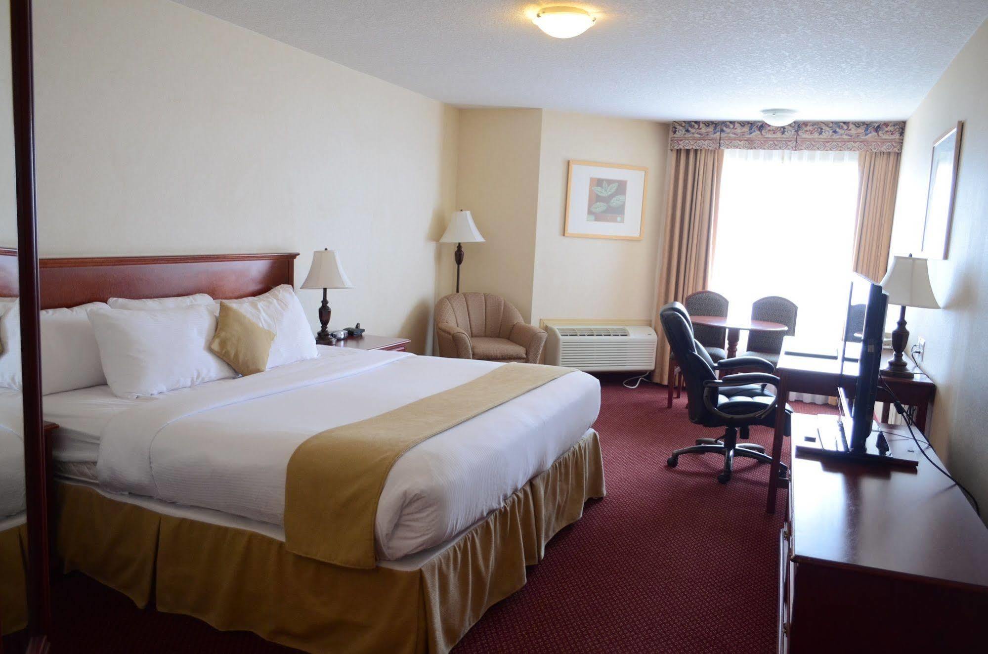 Quality Inn & Suites Edmonton International Airport Leduc Eksteriør billede