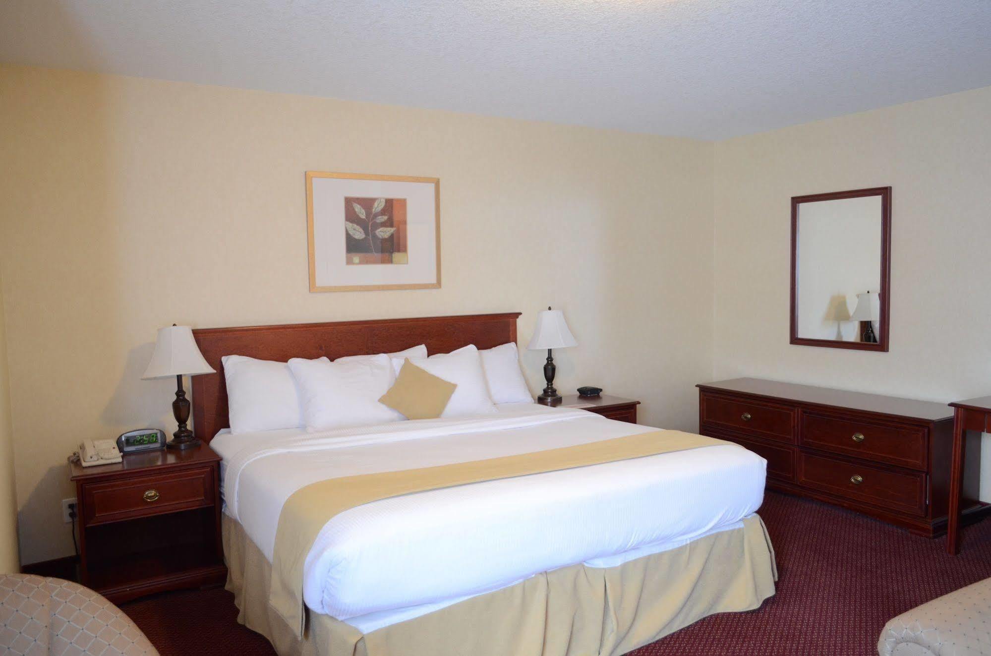 Quality Inn & Suites Edmonton International Airport Leduc Eksteriør billede